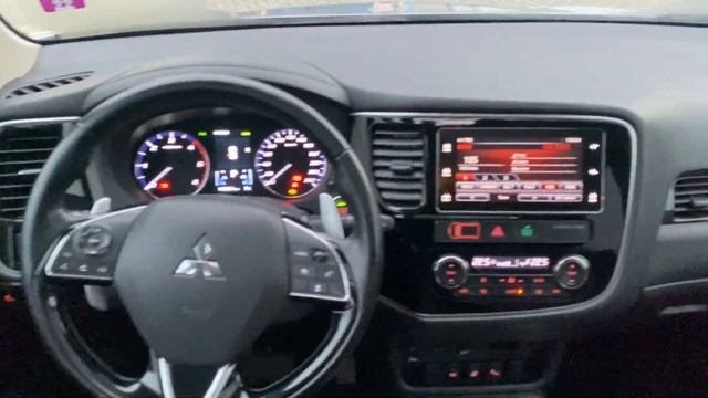 MITSUBISHI Outlander 2.2 DI-D 4WD Instyle Plus SDA 7 posti смотреть онлайн