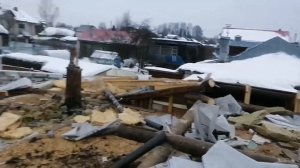 РАЗБОР ЧЕТЫРЕХСКАТНОЙ КРЫШИ И ПЕРЕДЕЛКА НА ДВУХСКАТНУЮ СО ВТОРЫМ ЭТАЖОМ, 1часть. начало