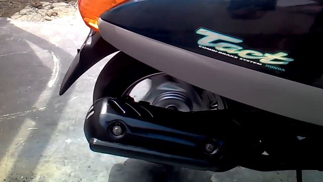 Honda Tact AF51 дисковый тормоз, вилка маятниковая. смотреть онлайн