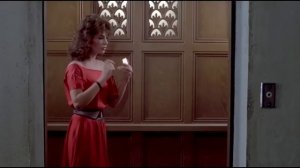 Женщина в красном