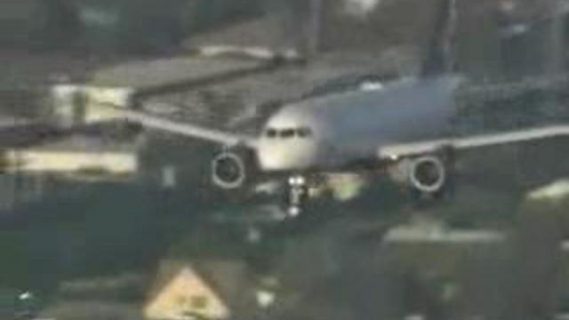 Аварийная посадка лайнера.Это.... смотреть онлайн
