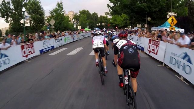 Unnecessary Aggressor eats pavement at the Boise Twilight P1 race смотреть онлайн