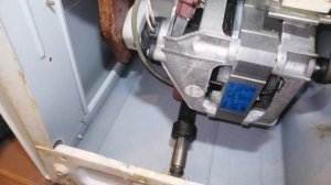 Стиральная машина SAMSUNG протекает везде!