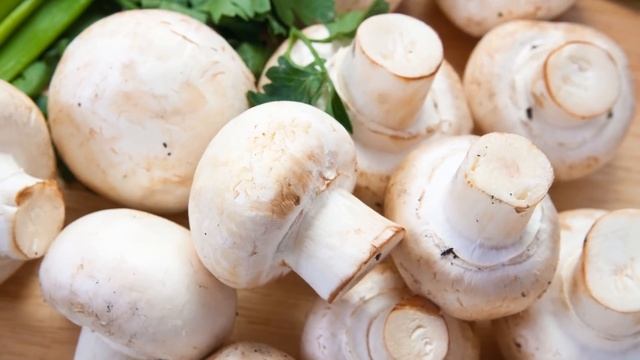 ЧТО ЕСТЬ НА НОЧЬ? ЕДА ПЕРЕД СНОМ смотреть онлайн