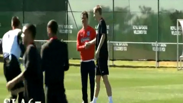 Тренировка сборной Англии в ЮАР смотреть онлайн