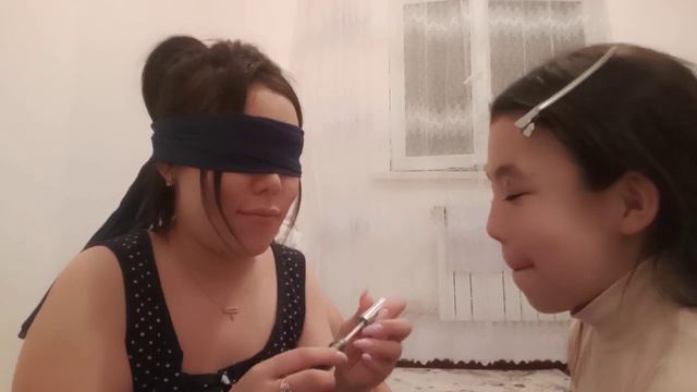 закрытие глаза и сделать макияж/козды жумып макияж жасаимыз/челедж ✨😂✨☺️❤️ смотреть онлайн