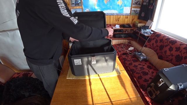 Honda Africa Twin CRF1100 Adventure Sports. Устанавливаем допы от ZUBR-CASE. Часть 1 смотреть онлайн