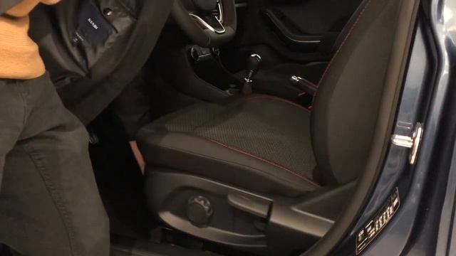Prise en main de votre Ford Fiesta смотреть онлайн