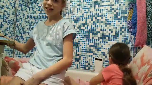 24 часа в ванне что мы там делаем Ксюша в телефоне смотреть онлайн