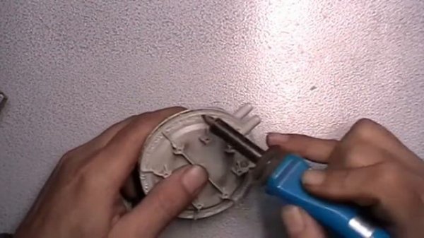 Прессостат. Ремонт. Устройство. (The pressure differential switch. Repair. Device. Restoration.)