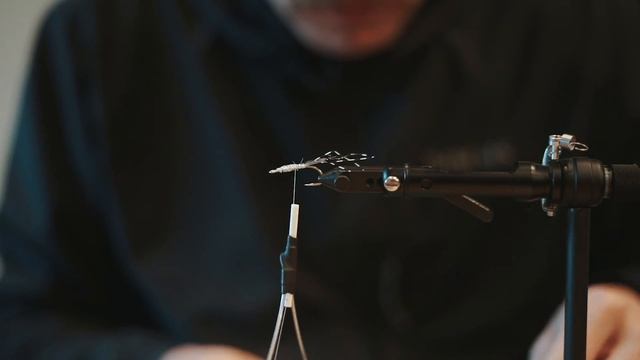 Simple Shrimp Fly That Simply Works - For Saltwater Fly Fishing смотреть онлайн