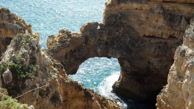 Hiking to PONTA DA PIEDADE смотреть онлайн