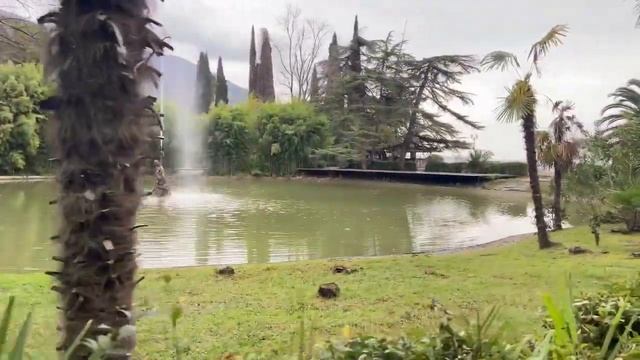 По Абхазии на велосипеде. ГАГРА зимовка смотреть онлайн