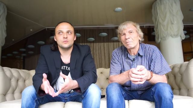 ДЕЛЬФИН И ДЕД ЮРА || ОТВЕЧАЮТ НА ВОПРОСЫ (ПЫТАЮТСЯ) смотреть онлайн