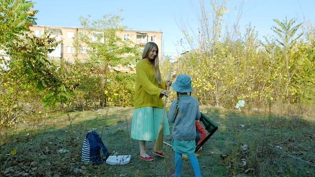 КУДА ПРОПАЛА СЕМЬЯ ПРИВЕТ СОСЕДА! Смог ли Эдик их помирить в реальной жизни? Neighbor in real смотреть онлайн
