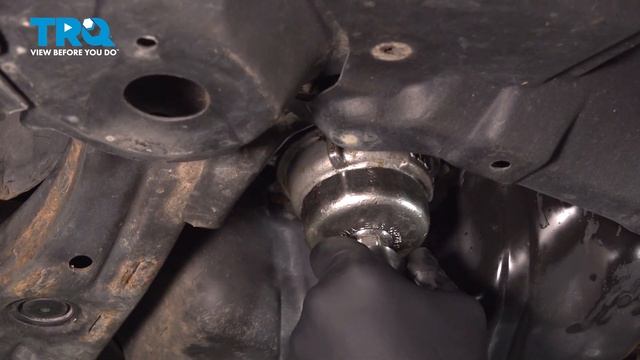 How to Change Engine Oil 2014-2019 Toyota Highlander смотреть онлайн