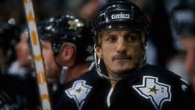 The Guy Carbonneau Song w pics смотреть онлайн