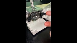 Как поменять челнок на Janome escape v 12