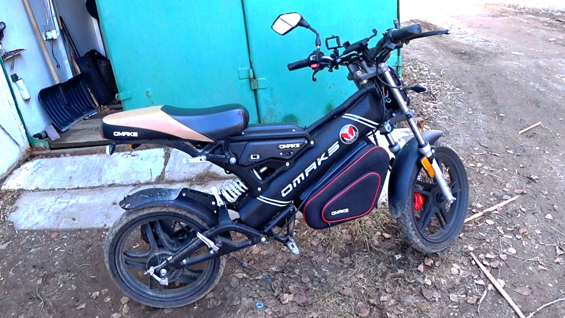 Omaks V1 - складной электроскутер смотреть онлайн