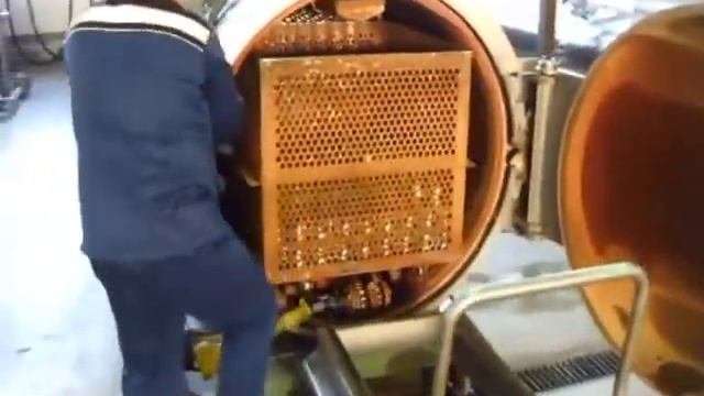 Levati Food Tech - Горизонтальные автоклавы и система загрузки выгрузки банок в корзины смотреть онлайн