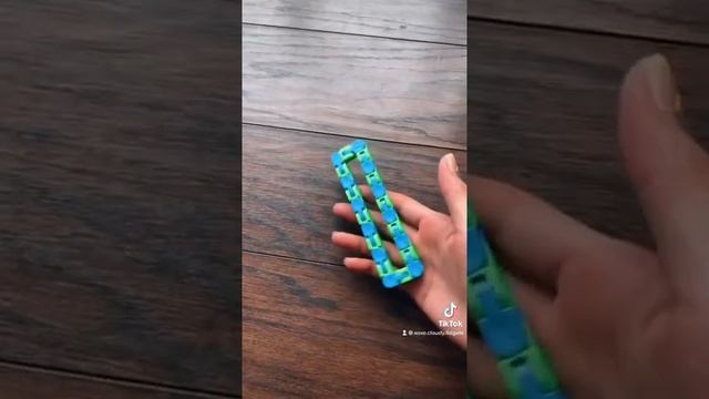 ?MAKING A SNAPPERZ FIDGET WITH A WACKY TRACK? смотреть онлайн