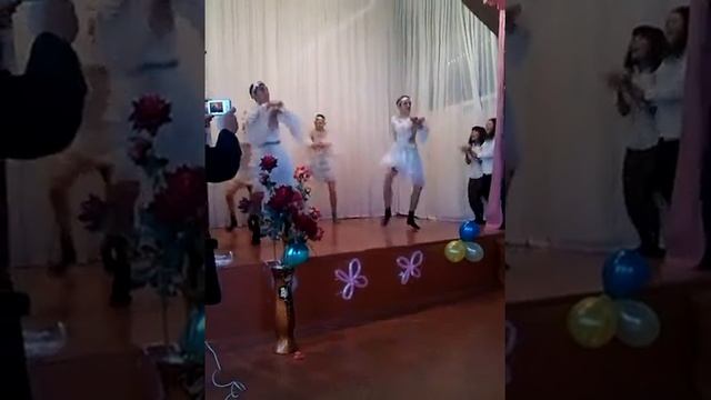 Лебеди и гангнам стаил! смотреть онлайн