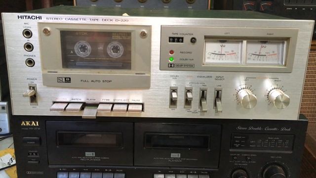 Deck Hitachi D-220 смотреть онлайн