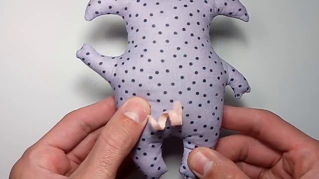 Игрушка ручной работы Маленькая Свинка (подарок на 2019 год) смотреть онлайн