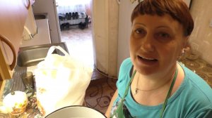 пеку куличи, домик для индюков