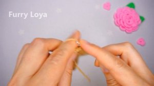 " Кошачья лапка " - брелок вязаный крючком . Вязаный брелок для ключей .Вязаные игрушки амигуруми .