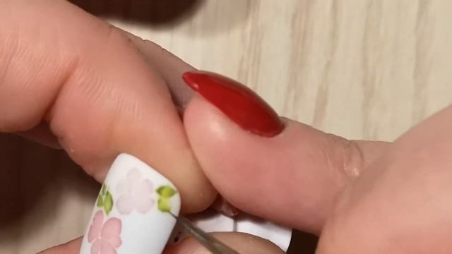 Рисуем на ногтях акварелью. Цветочный дизайн. Весенний маникюр смотреть онлайн