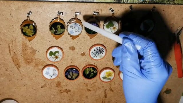 Броши и подвески из эпоксидной смолы. смотреть онлайн