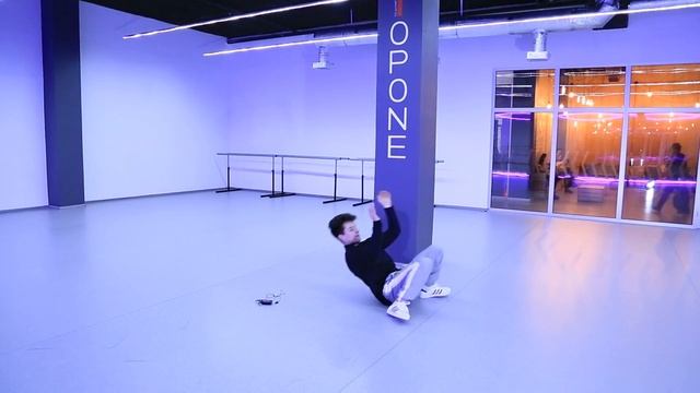 Движение Джеки Чана -Брейк Данс обучение для начинающих смотреть онлайн