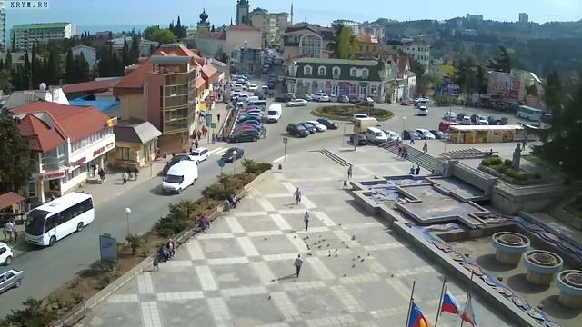 Вебкамера "Площадь Советская". Запись 18.04.2016 15:00:01 смотреть онлайн