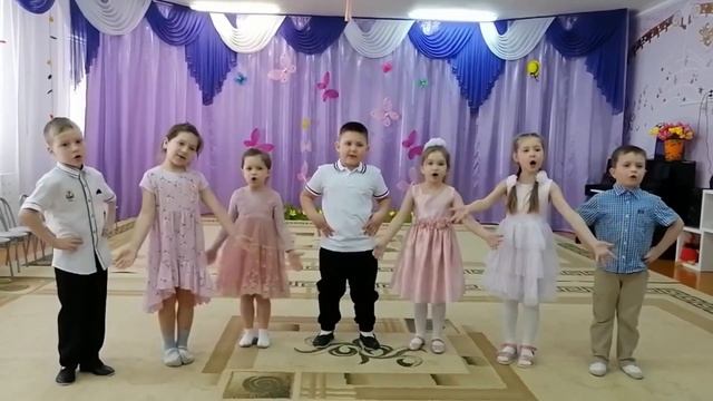 Вокальный ансамбль «Лучики», песня «Лучше мамы в мире нет» смотреть онлайн