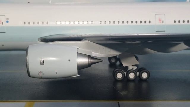JC Wings 200 Commemorative Cathay Pacific B777-200(The First Boeing 777)Review[FHD] смотреть онлайн