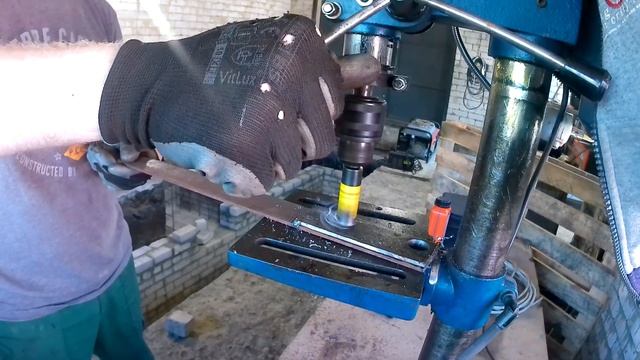 Наклонная скамья для жима, своими руками. DIY Adjustable Gym Bench смотреть онлайн