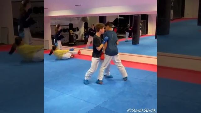 кумитэ-тренинг-гьяку цзуки.mp4 смотреть онлайн