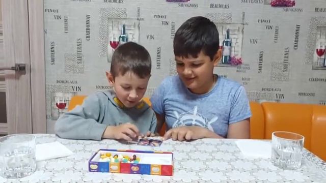 Bean Boozled Челлендж...бин бузлед...ужасная рулетка..кто останется в живых??? смотреть онлайн