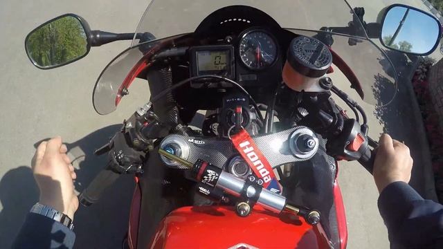 Обзор спортухи Honda CBR 929 RR FireBlade 2001. смотреть онлайн