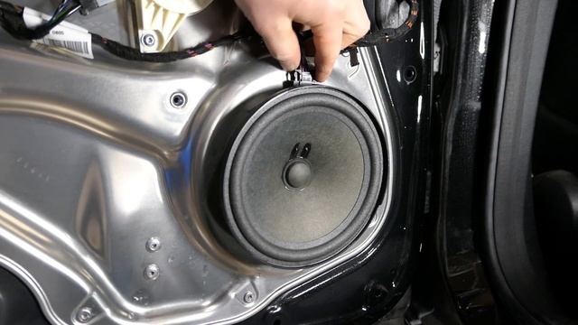 Mercedes W212 | How To | Replace All Door Speakers & Sound Deadener смотреть онлайн