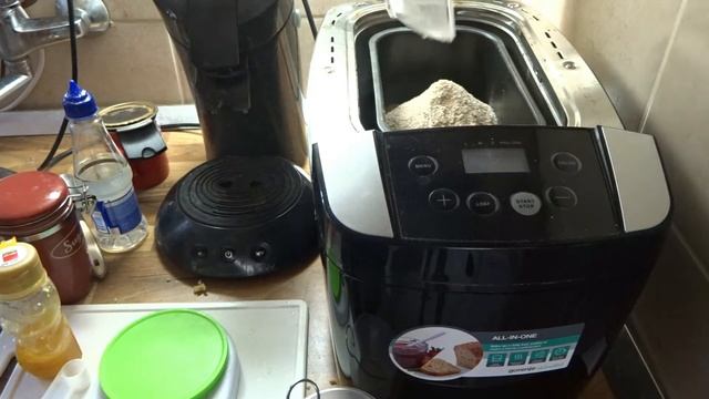 Süssünk graham (teljes kiőrlésű) kenyeret házilag (Gorenje BM 1210 BK) смотреть онлайн