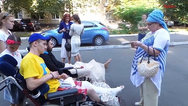 Раненым бойцам АТО читают стихи Александра Бывшева смотреть онлайн