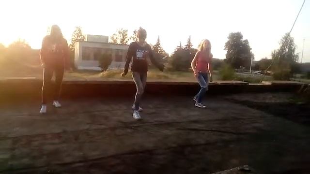 Танец под песню бара бара