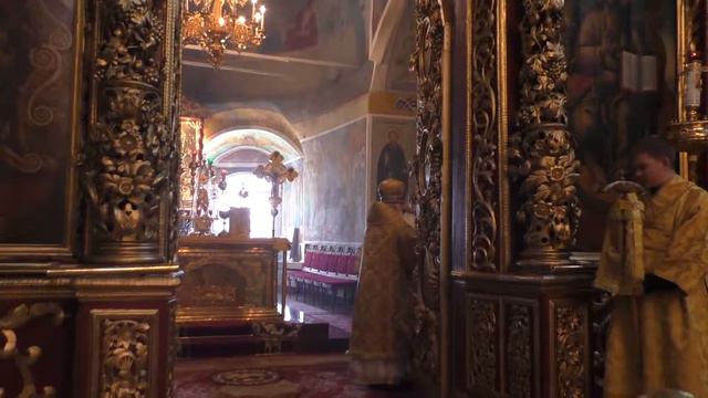 Божественная Литургия в Неделю 1-ю по Пятидесятнице смотреть онлайн