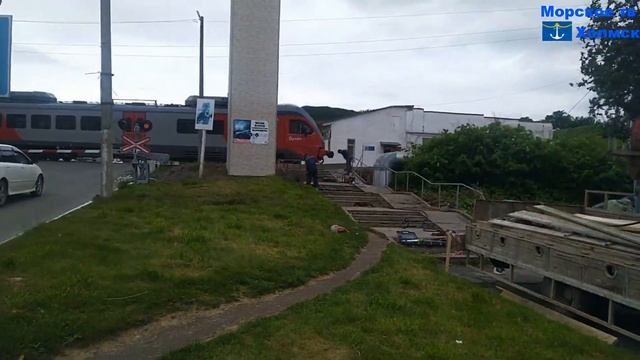 Начался ремонт лестницы на улице Морской города Холмск смотреть онлайн