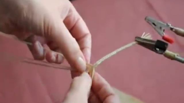 Плетение из соломы. Косичка из 8 соломин.mp4 смотреть онлайн