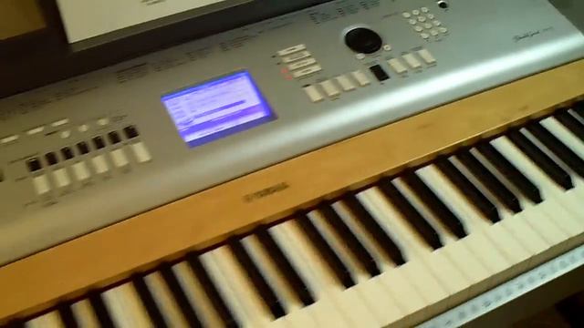Yamaha DGX-630 смотреть онлайн