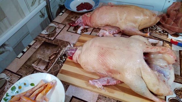 Как правильно разделать утку для продажи/ Придаём Товарный вид утке_Вес пекинской утки в 4 месяца смотреть онлайн