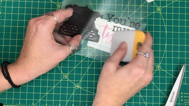 Applying Adhesive Vinyl on Cardstock - 651 Valentine's Day Card - iCraftVinyl.com смотреть онлайн